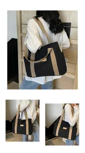 Tre viste che mostrano il retro, il lato e i dettagli di una borsa tote nera con manici beige
