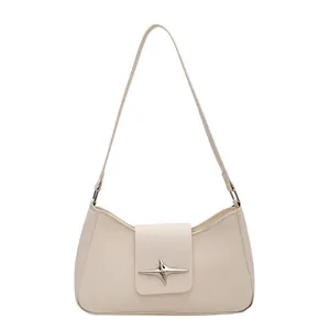 Sac à bandoulière minimaliste crème avec boucle étoile argentée en similicuir