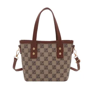 Classic checkered tote bag with letter print and detachable shoulder strap in brown