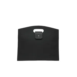 Sacoche d'ordinateur minimaliste noire étanche en cuir grainé avec boucle métallique