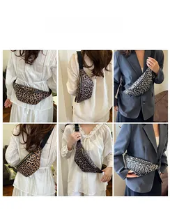 Sac banane tendance motif léopard porté en bandoulière avec différents styles de tenues