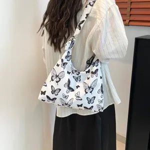 Borsa hobo in tela con stampa a farfalla e tracolla larga per uso quotidiano casual