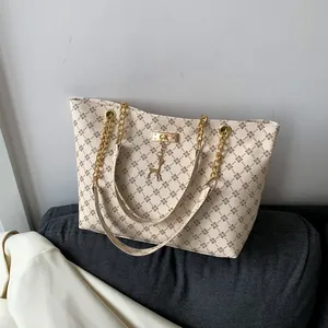 Fashion Women Monogram Printed Tote Bag Retro Large Capacity Shoulder Bag With Gold Chain Strap And Deer Pendant Handbag