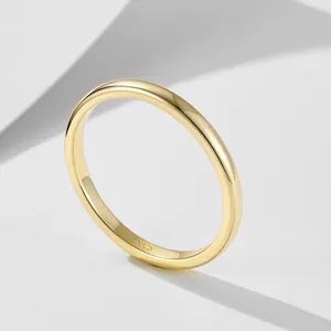 Anello a fascia minimalista in argento sterling S925 placcato oro 18K con finitura lucida