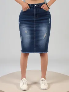 Gonna midi in denim blu scuro a vita alta con dettagli consumati e orlo a taglio vivo