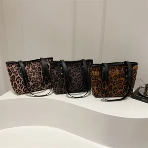 Leopard Print Tote Bag PU Leather Fabric Large Capacity Shoulder Bag With Gold Rivets For Women Fashion Commuter Bag