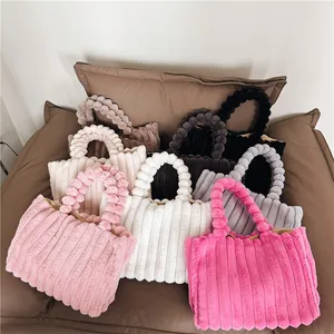 Sac Cabas Femme en Fausse Fourrure Peluche Rayures Verticales Grande Capacité Souple Automne Hiver Sac à Épaule Avec Poignée à Pompons