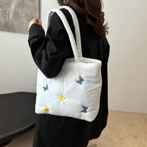 Grand sac cabas matelassé blanc pour femme avec broderies de papillons colorés