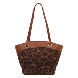 Retro large capacity tote bag with leopard print canvas and brown leather handles
