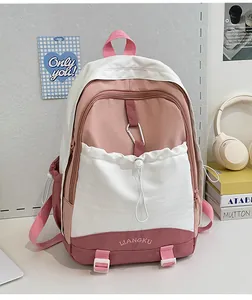 Rosa-weißer wasserdichter Nylon-Rucksack mit LIANGKU-Logo und Karabiner-Detail