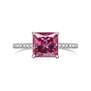 3 karaat roze prinses geslepen moissanite ring in zilver met zijstenen pavé