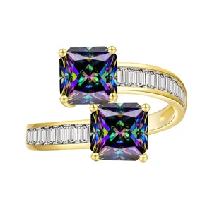 Bague bypass dorée avec deux topazes mystiques carrées et diamants latéraux sertis