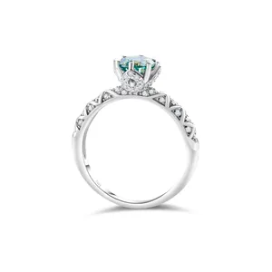 Anillo de plata 925 con moissanita, gema azul y engaste de corona de seis garras