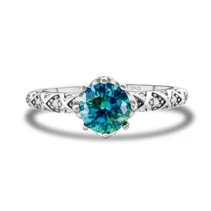 Anillo de plata 925 con moissanita azul y banda de diseño vintage entrelazada