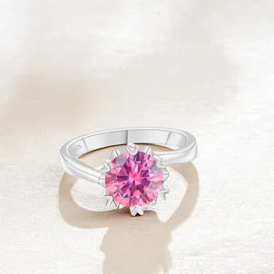 Eleganter 2 Karat Pink Moissanit Ring aus S925 Sterlingsilber mit Blütenblatt Fassung