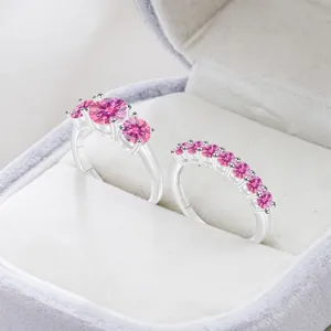 Elegante 925 zilveren ringenset met 4,7 karaat roze moissaniet steen in een fluwelen doosje