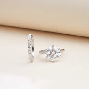 Glinsterende 3ct moissanite trouwringenset met 925 zilveren pavé banden en officieel certificaat