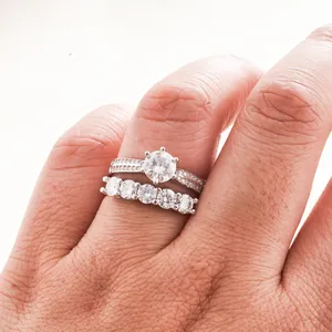 Sprankelende S925 zilveren 2.5CT moissanite bruidsring set met rond geslepen stenen