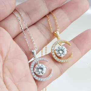 Nahaufnahme von S925 Silber Mondsicheln mit brillantem Moissanit-Mittelstein-Anhänger
