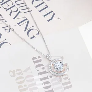 S925 Sterling Silber Mondsichel Anhänger Kette mit 2ct Rundschliff Moissanit Stein