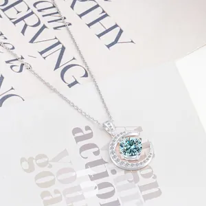 Halskette aus S925 Sterlingsilber mit Mondsichel-Anhänger und rundem blauem Edelstein