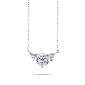 Elegante S925 Sterlingsilber Moissanit-Halskette mit drei runden Edelsteinen im Anhänger