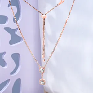 Elegante Moissanit Brauthalskette in Roségold mit quadratischen Anhängern und Gleitverschluss