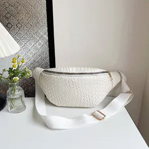 Borsa a tracolla trendy in pelle intrecciata avorio con cinturino largo regolabile
