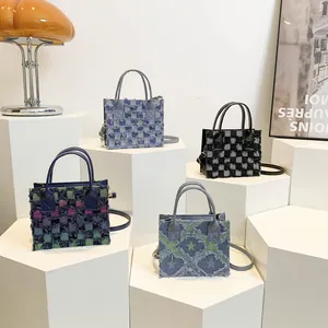 Petit Sac Fourre-Tout Femme en Denim Tweed Bords Effilochés Motif Carreaux Étoile Sac à Bandoulière Vintage pour Mode Quotidienne