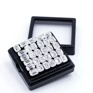 Emerald geslepen moissanite losse stenen in displaybox met matrix-opstelling