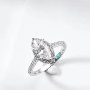 Eleganter Moissanit Ring im Marquise Schliff aus 925er Sterlingsilber mit Halo Fassung