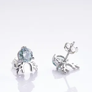 Pendientes de plata S925 con forma de asta de ciervo y moissanita azul claro