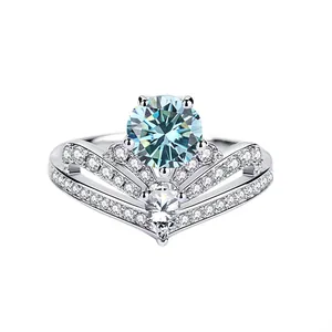 Luxuriöser 1 Karat blauer Moissanit Ring aus 925er Sterlingsilber mit V-förmiger Krone