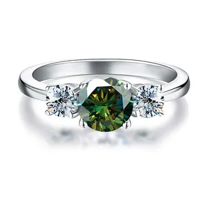 Anello di lusso in argento S925 con moissanite verde 3ct e due diamanti laterali brillanti