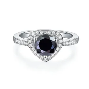 Anello in argento S925 con moissanite nera da 1ct e design halo a forma di cuore