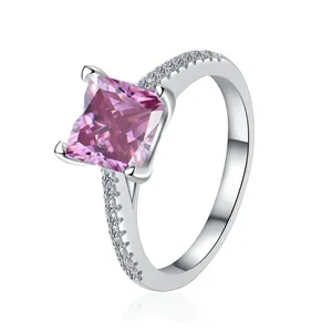 Anello in argento sterling 925 con moissanite rosa taglio princess e castone a quattro griffe