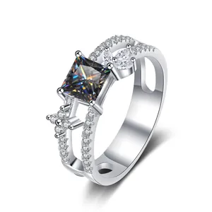 Ring aus 925 Sterling Silber mit Prinzess-Schliff, Schmetterling-Akzenten und Pavé-Besatz
