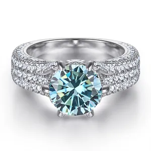 S925 zilveren ring met 2ct lichtblauwe zirkonia en luxe zes-potige zetting voor dames