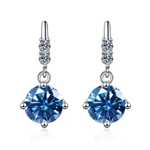 Κομψά σκουλαρίκια S925 με μπλε moissanite πέτρες και μικρά λευκά διαμάντια σε ασημί χρώμα