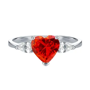 S925 Silberring mit herzförmigem orangefarbenem Moissanit und Birnen-Seitensteinen