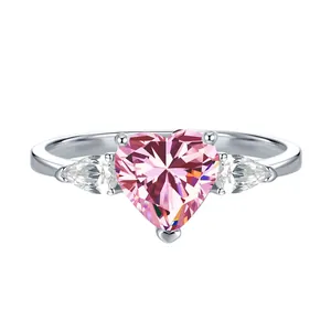S925 Silberring mit herzförmigem rosa Moissanit und seitlichen birnenförmigen Steinen