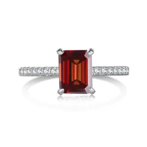 Bague de luxe en moissanite rose 2ct taille émeraude en argent S925 avec halo micro-pavé