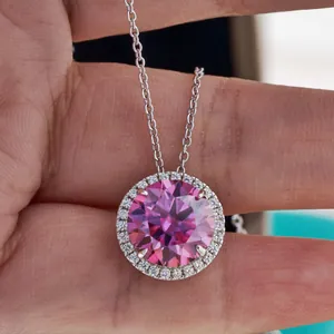 Elegante Halskette aus S925 Silber mit einem 5 Karat rosa Moissanit im Herz-Pfeil-Schliff