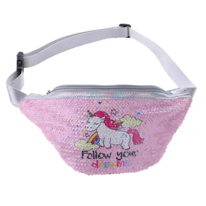 Marsupio con unicorno e paillettes rosa per bambini con scritta Follow Your Dreams su bianco