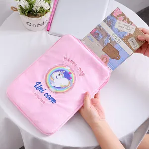 Funda rosa de peluche para tableta con bordado de unicornio y cierre cremallera