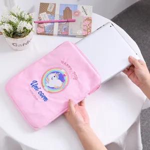 Funda de felpa rosa para iPad con bordado de unicornio y textura suave de alta calidad