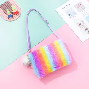 Regenbogen Plüsch Umhängetasche für Mädchen mit lila Gurt und weißem flauschigem Pompon