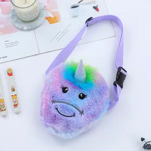 Sac bandoulière licorne en peluche colorée pour enfants avec fourrure arc-en-ciel et corne