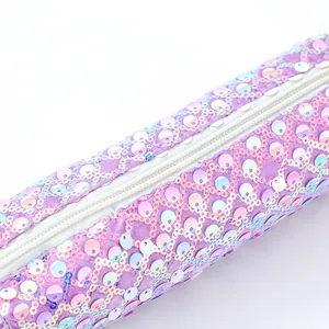 Astuccio cilindrico arcobaleno con paillettes viola e chiusura a zip bianca superiore
