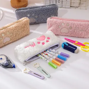 Pluche etuis met kattenpootjes in vier kleuren met schattig Meow borduursel